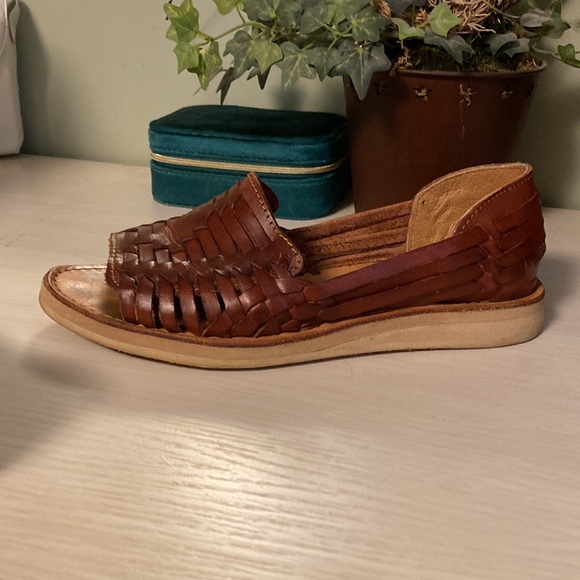 Authentic Leather Woven Huaraches - Picture 8 of 11